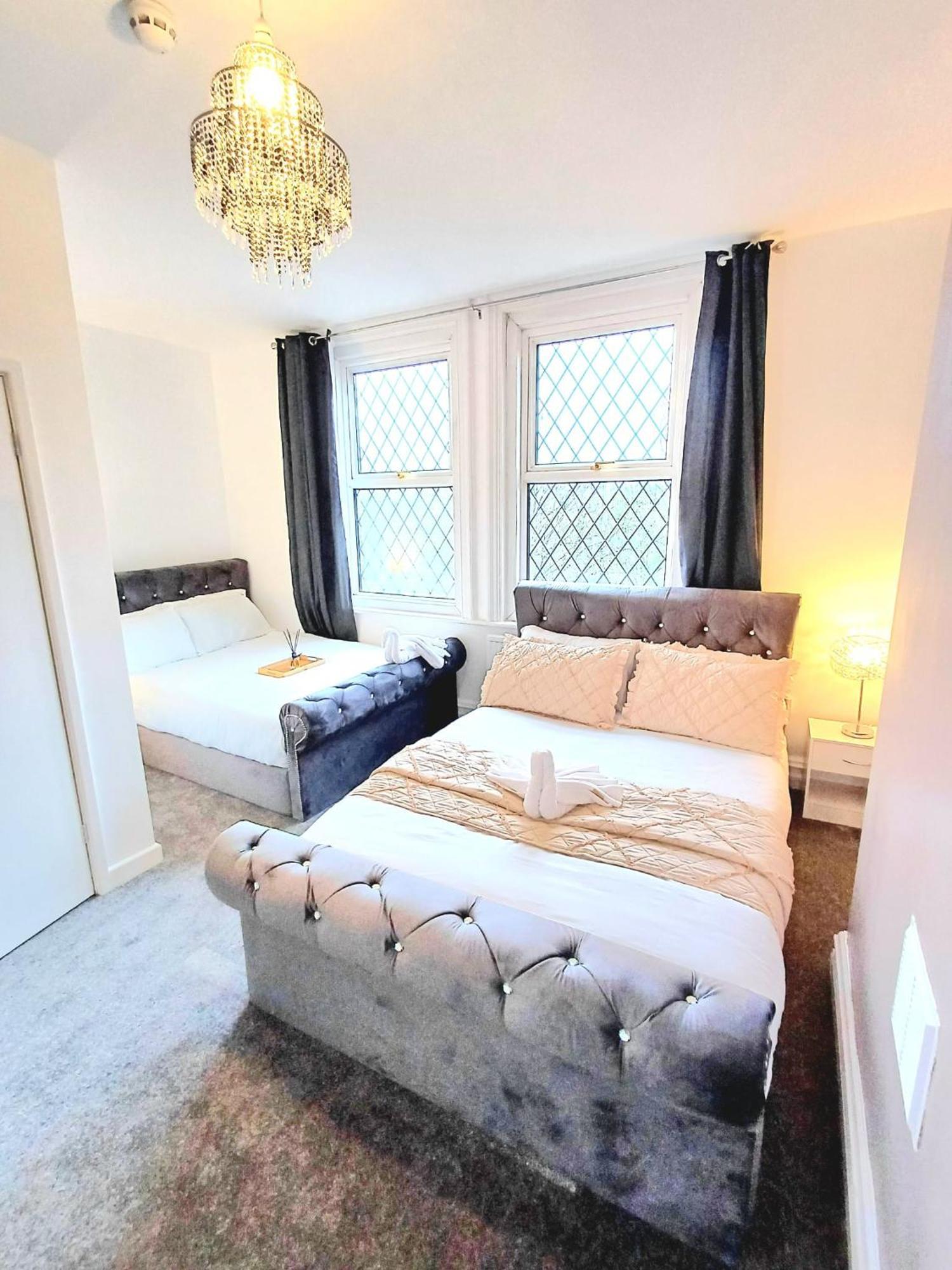 Home In Woodhouse, Leeds Λιντς Εξωτερικό φωτογραφία