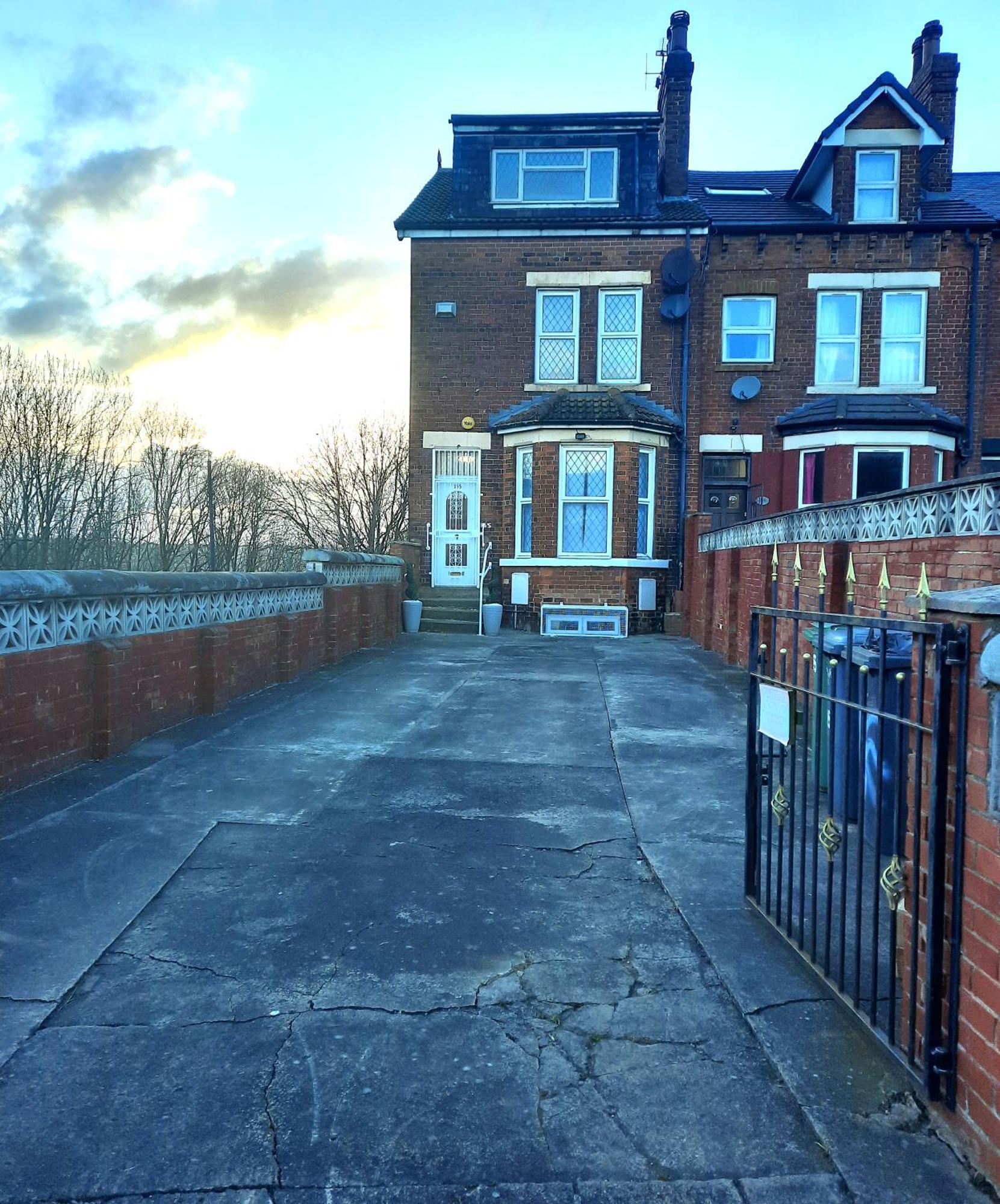 Home In Woodhouse, Leeds Λιντς Εξωτερικό φωτογραφία
